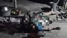 印度一名女子遭60歲先生殺害，男方將其斬首，帶著頭顱到警局自首，震驚當地社會。（圖／翻攝自YouTube／Northeast Media Hub）