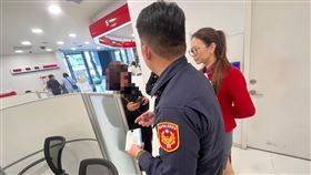西屯所，妙齡女領90萬，買錶，銀行行員戳破，詐騙新招(圖／翻攝畫面)
