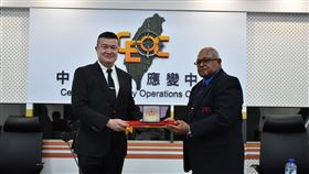 台灣與斐濟今（21）日舉行消防合作瞭解備忘錄（MOU）簽署暨EMT-1課程開訓儀式。（圖／內政部提供)