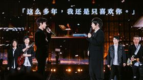  五月天合體《難哄》男女主角（圖／相信音樂提供）