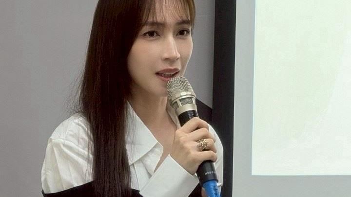 小薰自爆曾被導演丟檳榔頭　一年都沒戲拍