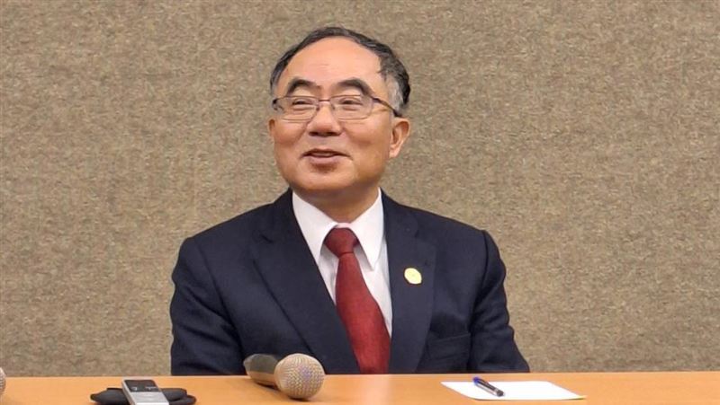 挺學生校內擺罷免攤？台大校長：言論自由