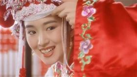 ▲飾演《唐伯虎點秋香》中的秋香，對鞏俐來說是一大挑戰。（圖／翻攝自百度百科）