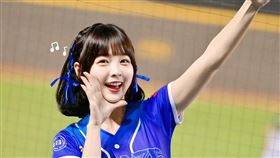 欠薪拒連署　啦啦隊女孩挨批雙面人哭了