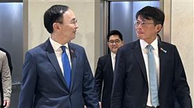 ▲朱立倫黃國昌在野高峰會兩人進場。（圖／記者蘇晏男攝影）