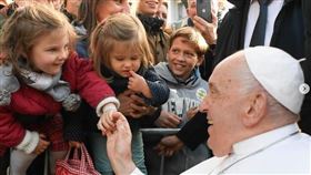 ▲教宗方濟各永遠提醒世人，我們要一直不斷勇敢夢想下去。（圖／翻攝自IG @franciscus）