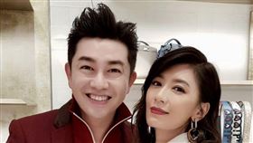 李明川（左）交好賈靜雯（圖／產值娛樂提供）