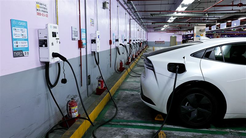 北市電動車主有福！300支智慧充電樁啟用