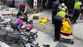 康橋學校、環島成年禮、意外、學生、轎車、撞擊、滿身血、倒路邊