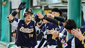 ▲許基宏個人單場雙響砲4安打。（圖／中信兄弟提供） 