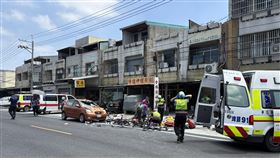 康橋學校、環島成年禮、意外、學生、轎車、撞擊、滿身血、倒路邊