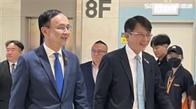 有LOGO）▲朱立倫黃國昌在野高峰會兩人進場。（圖／記者蘇晏男攝影）