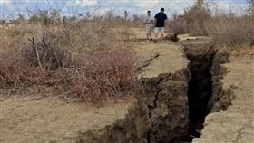 緬甸強震對當地地質產生重大影響，斷層沿線產生超過500公里地裂。（翻攝自TSBM）