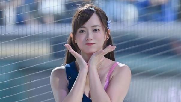 跳到一半出事了　啦啦隊嫩版狄鶯疑走光