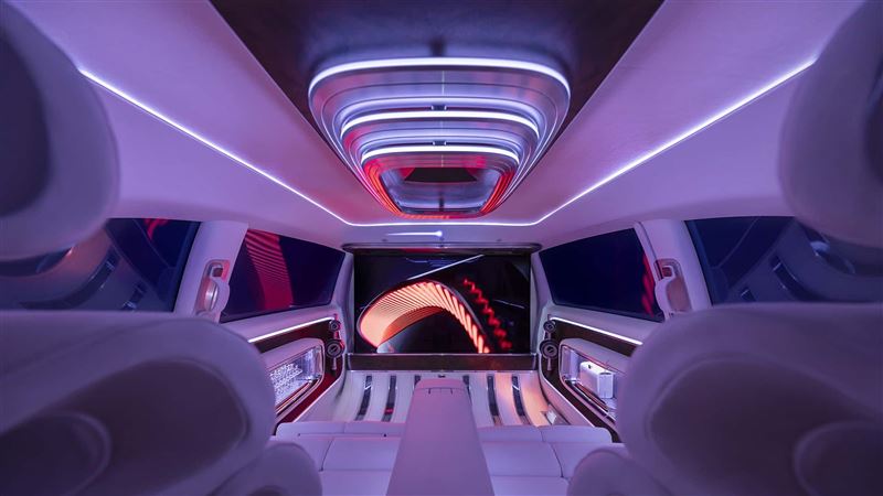 會移動的劇院　賓士發布豪華MPV概念車