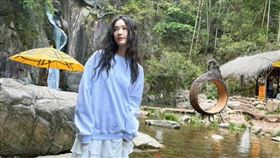 林允曾被傳秘戀大16歲男星，後來發聲澄清。（圖／翻攝自微博）