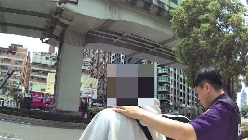 囂張車手當假兒子取款　默契差1句話露餡