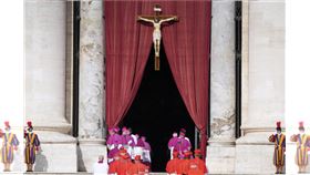 教宗方濟各將移靈聖伯多祿大教堂　供瞻仰遺容3天。（圖／美聯社／達志影像）