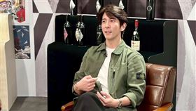 修杰楷滿滿的酒窖裡大約有兩百瓶紅酒，其中還收藏自己出生年份的酒，價格到了六位數。（圖／修TIME提供）