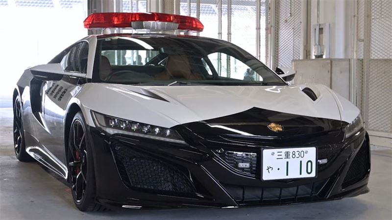 房產大亨買油電超跑　免費送給警察開