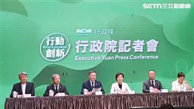 行政院長卓榮泰今（24）日召開記者會說明因應關稅特別條例。（圖／記者盧素梅攝影)