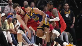 ▲休士頓火箭G2擊敗金州勇士，在系列賽扳回一城。（圖／美聯社／達志影像）