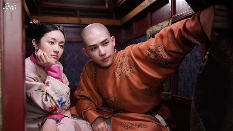 陸劇女神奔跑重摔「跌了狗吃屎」腿傷勢曝