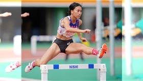 ▲臺北市立大同高中台菲混血正妹柳辰諭400公尺跨欄決賽，以58秒06成績打破大會紀錄，離亞運參賽標準僅差0.06秒。（圖／114年全中運執委會提供）