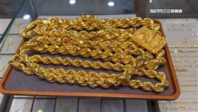 黃金價格飆漲 銀樓貼警示小心