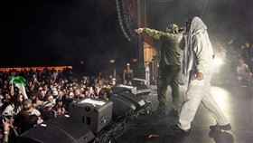 ▲膝蓋骨男孩在科切拉音樂節上宣示解放巴勒斯塔理念。（圖／聯影提供） 