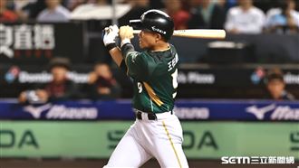 王柏融一棒喚醒雄鷹　洪一中讚：各司其職