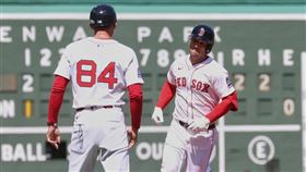 ▲布瑞格曼（Alex Bregman）陽春砲飛出芬威球場。（圖／美聯社／達志影像）