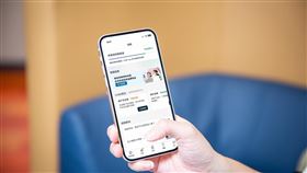 ▲國泰世華推出創新帳戶安全險，用戶完成帳戶安全健檢防護設定，前4.5萬名可獲得最高1.6萬元理賠保障。（圖／國泰世華銀行提供）