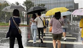 ▲明天東北季風和華南雲雨影響，天氣不穩定。（示意圖／李宗明攝）