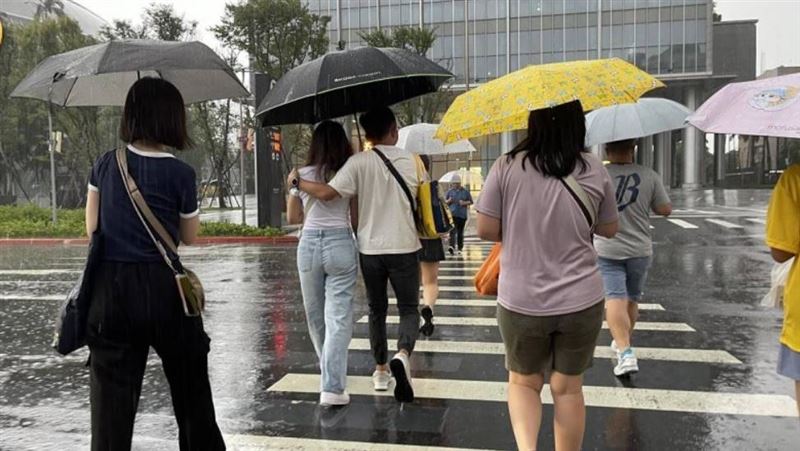 東北季風、華南雲雨東移「明4地雨最大」
