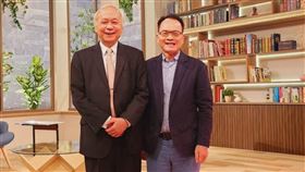 高雄長庚名譽院長陳肇隆，接受三立新聞《話時代人物》節目主持人鄭弘儀專訪。