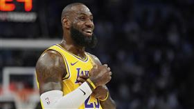▲40歲詹姆斯（LeBron James）刷新自身季後賽紀錄。（圖／美聯社／達志影像）