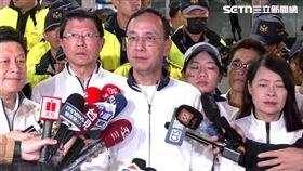 ▲朱立倫結束約談與謝龍介、楊智伃等人在中正一前受訪稱會持續努力的奮戰到底。（圖／記者鄭孟晃攝影）