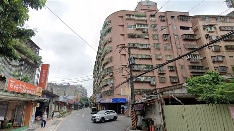 新北市板橋區文聖街上某社區內發生槍擊案。（圖／翻攝自Google Map）