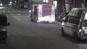 前夫殺完妻子後自戕，被警方發現後連忙送醫搶救，但前妻已明顯死亡。（圖／翻攝畫面）