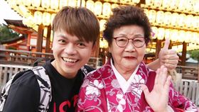 蔡阿嘎、嘎嬤。（圖／翻攝自蔡阿嘎IG）