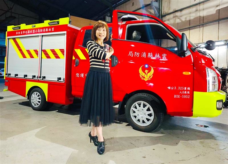 今子嫣豪捐500萬消防車。(圖/海鵬影業提供)