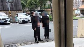 父母淚崩相驗，天人永隔的場面十分心酸。（圖／記者黃翎瑄攝）