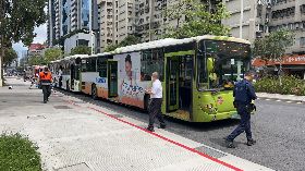 公車追撞釀9傷  北市消防啟動大量傷
