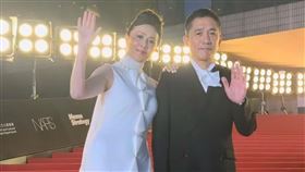 ▲梁朝偉和劉嘉玲現身紅毯，甜蜜放閃。（圖／翻攝自金像獎IG）