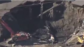 日本埼玉縣八潮市發生嚴重道路坍塌。（圖／翻攝自社群平台X）