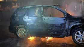 桃園,道路,焦屍,死亡案,休旅車,高架橋,火勢,死者,後座▲圖片描述。（圖／翻攝畫面）