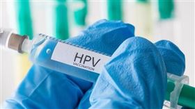 女性對於子宮頸癌的預防需要更加重視，除了接受抹片檢查之外，也可接種HPV疫苗來預防。