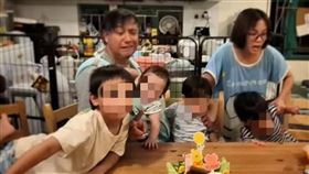 張致恒與妻子生下四個小孩，一度為了維持家計不惜求助網友捐款。（圖／翻攝自張致恒IG）