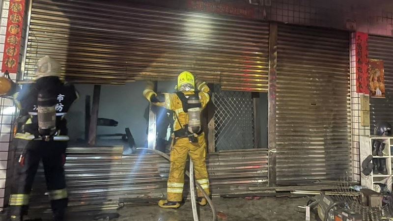 高雄民宅大火！屋主凌晨突1舉動救全家人